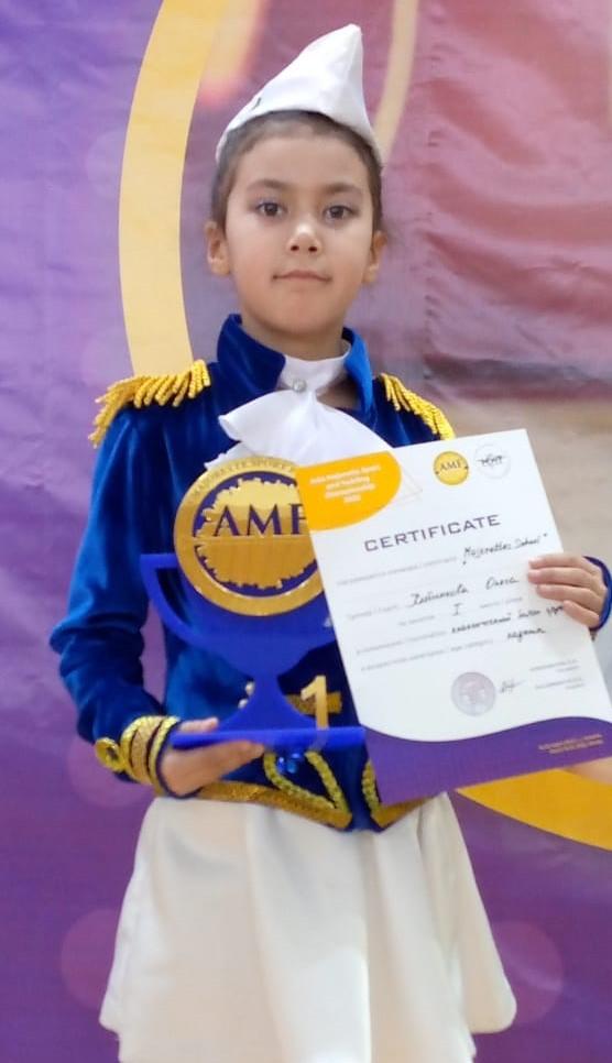 Ученица 3 В класса Евсеева Латифа заняла 1 место в номинации "Барабаны" в возрастной категории "Кадеты"