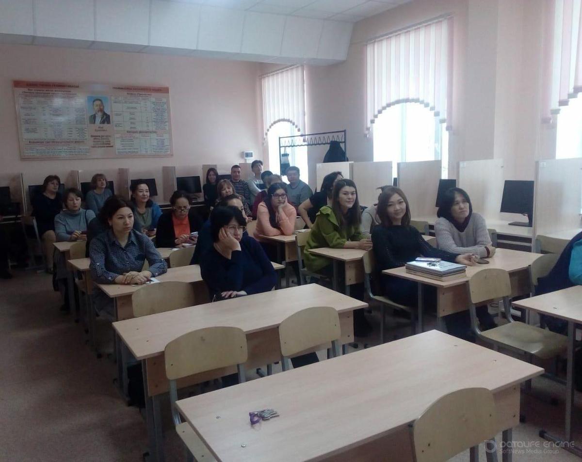 Центром по профилактике и борьбе Со СПИДом был проведен семинар по теме: "Тенденции развития эпидемии ВИЧ в РК"