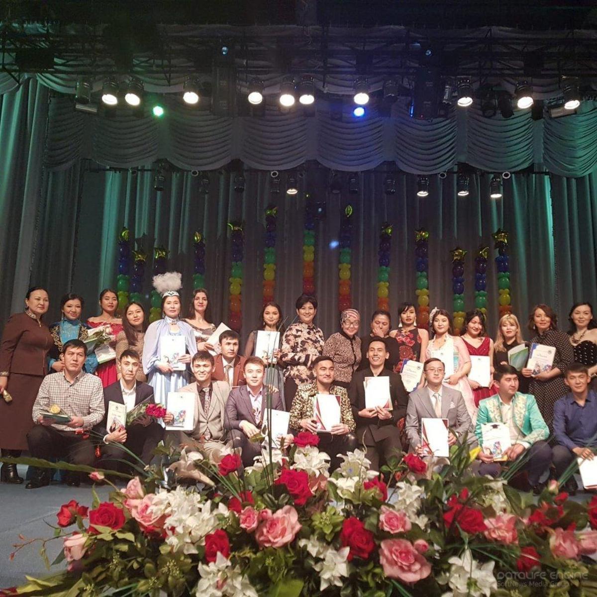 Қалалық музыка пәні мұғалімдері арасында өткен "Ең дарынды ұстаз" атты ән байқауында 2-ші орын иеленгені үшін Валиева Эльбина Басатовна марапатталды