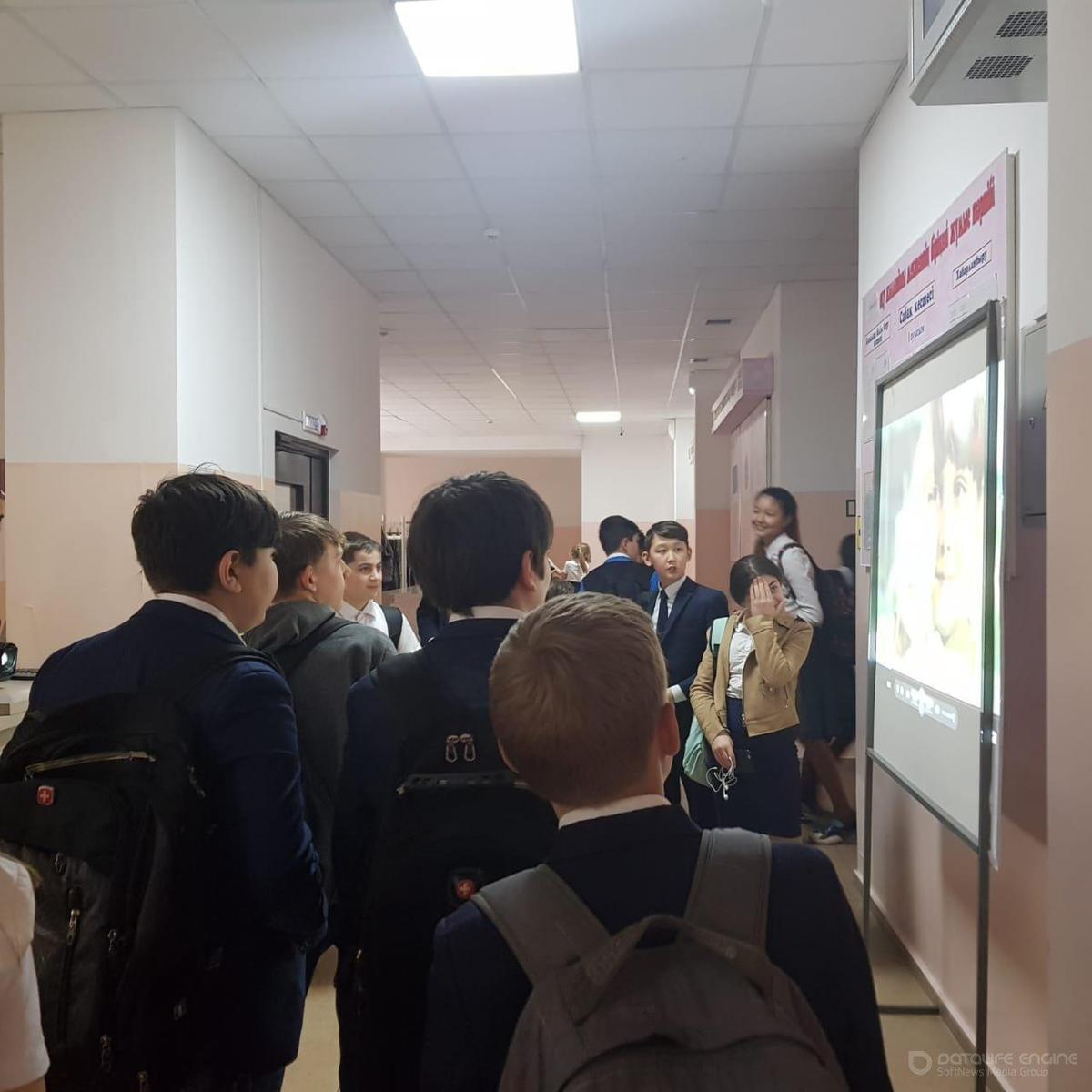 "Мы разные, но мы равные" демонстрация видеоролика в фойе