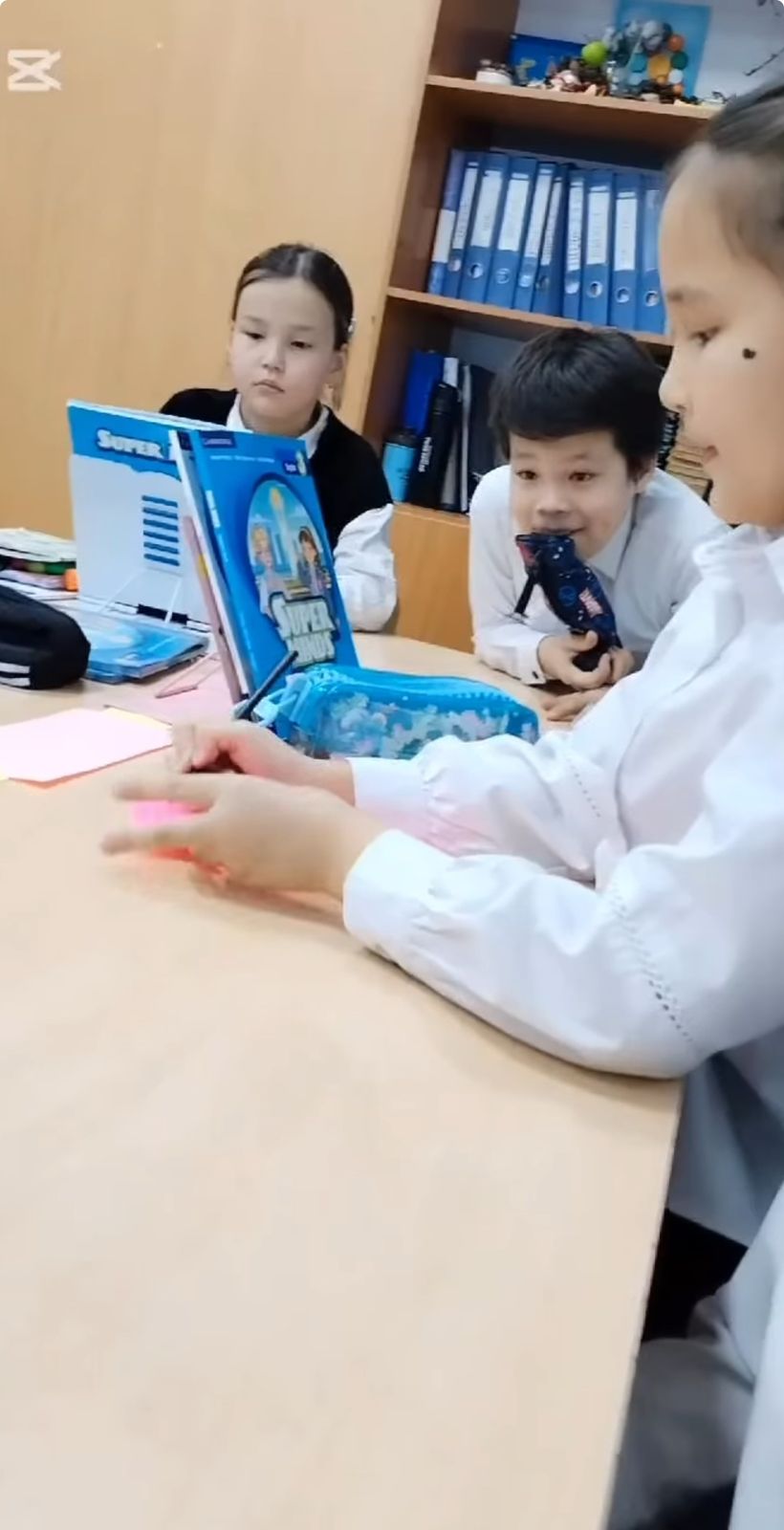 Ағылшын тілі онкүндігі аясында ашық сабақ / Открытый урок в рамках декады английского языка