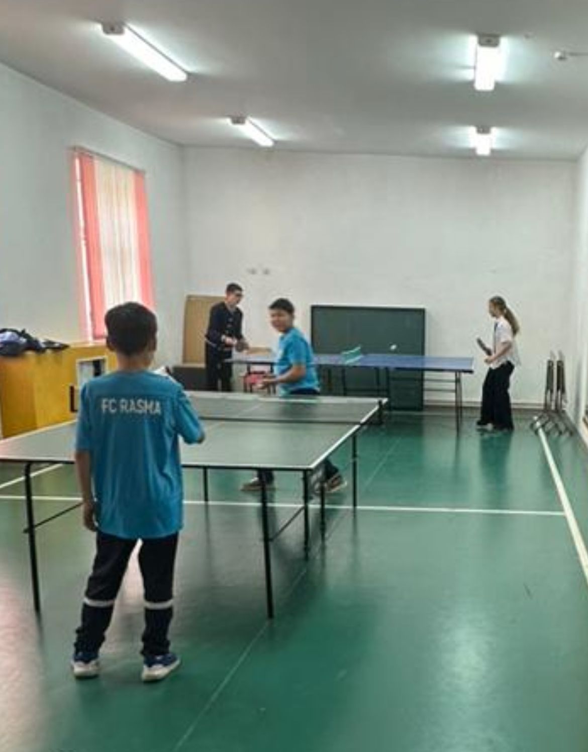 Үстел теннисінен мектеп жарысы / Школьное соревнование по настольному теннису