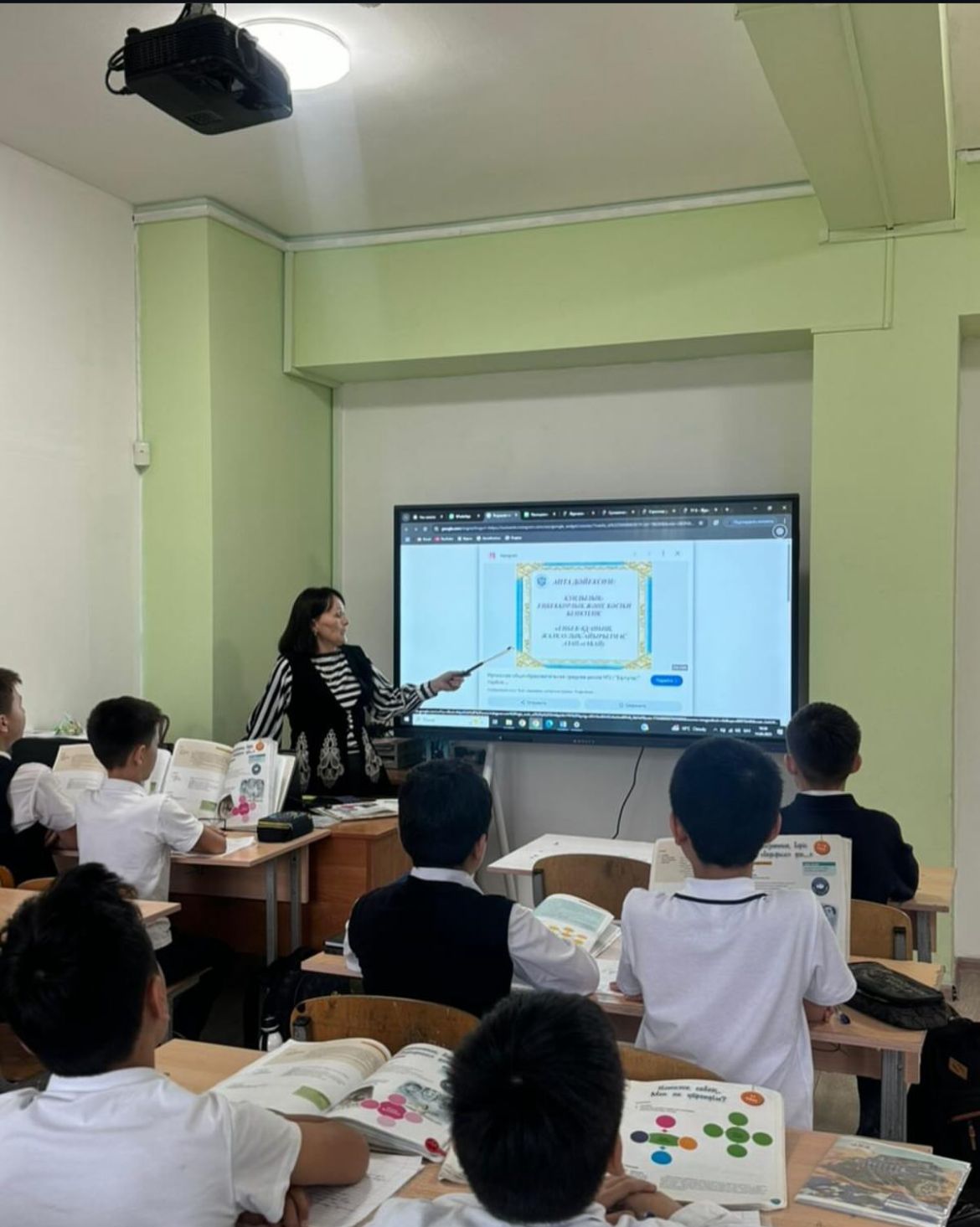 Апта дәйексөзі: Еңбек – Қуаныш, Жалқаулық – Айырылмас Азап. (Абай)