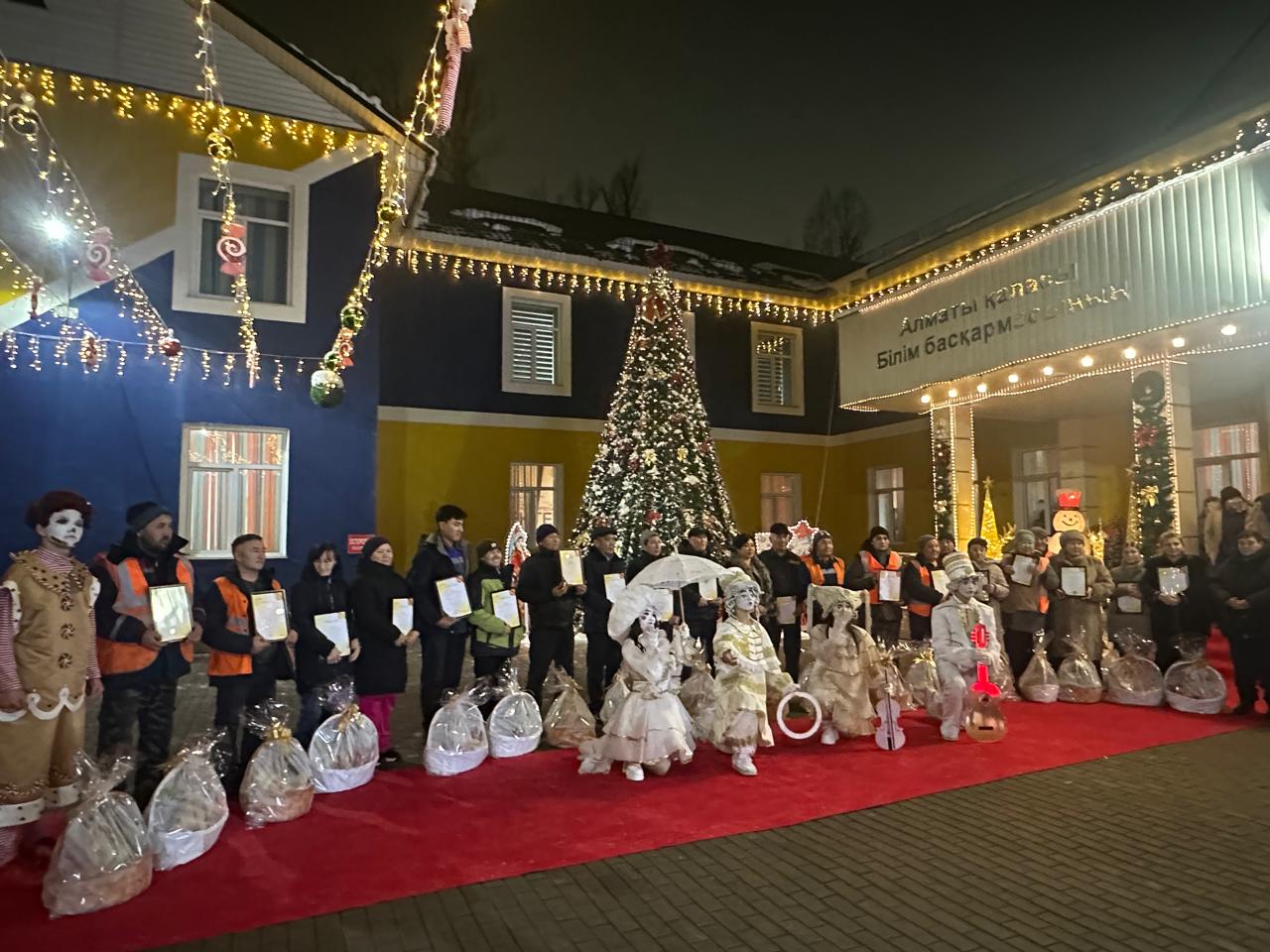 Мектебімізде «Еңбек адамдарына құрмет» челленджі аясында тәрбиелік мәні зор іс-шара ұйымдастырылып, өткізілді. Аталған шараның негізгі мақсаты - коғамда адал еңбегімен үлгі болып жүрген жұмысшы мамандық иелеріне құрмет