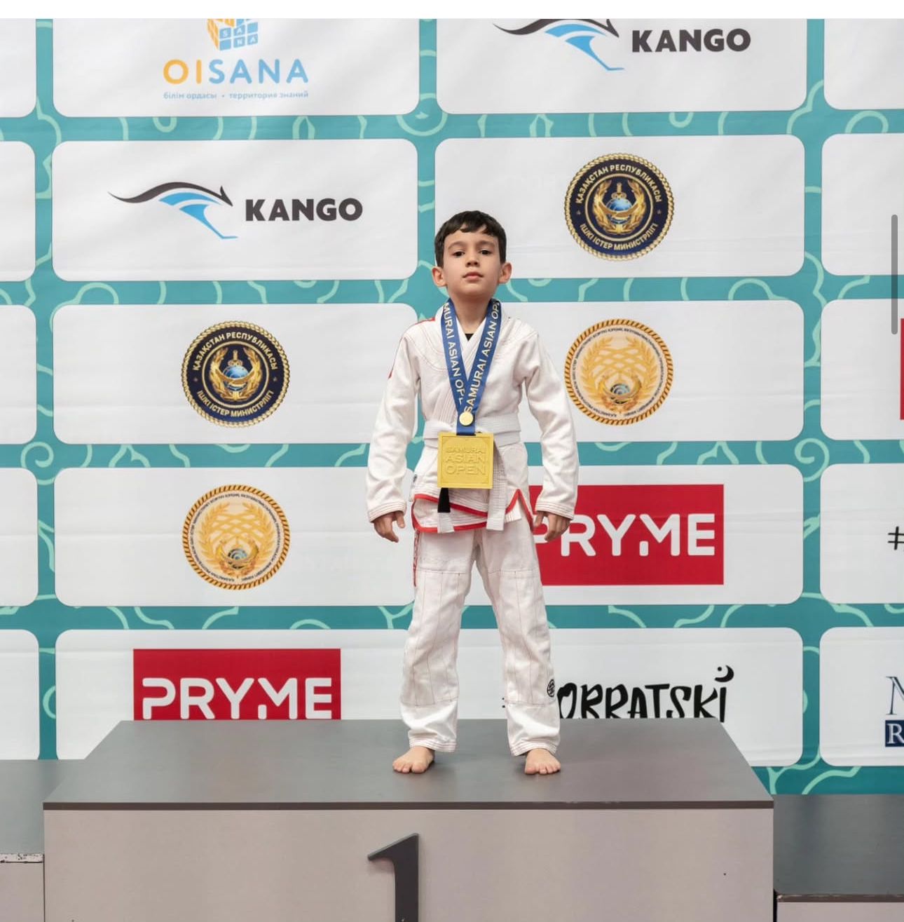 2 «А» сынып окушысы Аширов Фарид каникул кезінде джиу-джитсудан Азия чемпионы атанды.